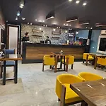 Royal Garden Hotel & Restaurant